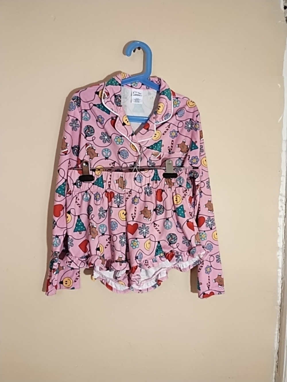 Art Class NWOT Christmas Pajamas Size L/10/12 Girls 2 Piece Hearts Gingerbread